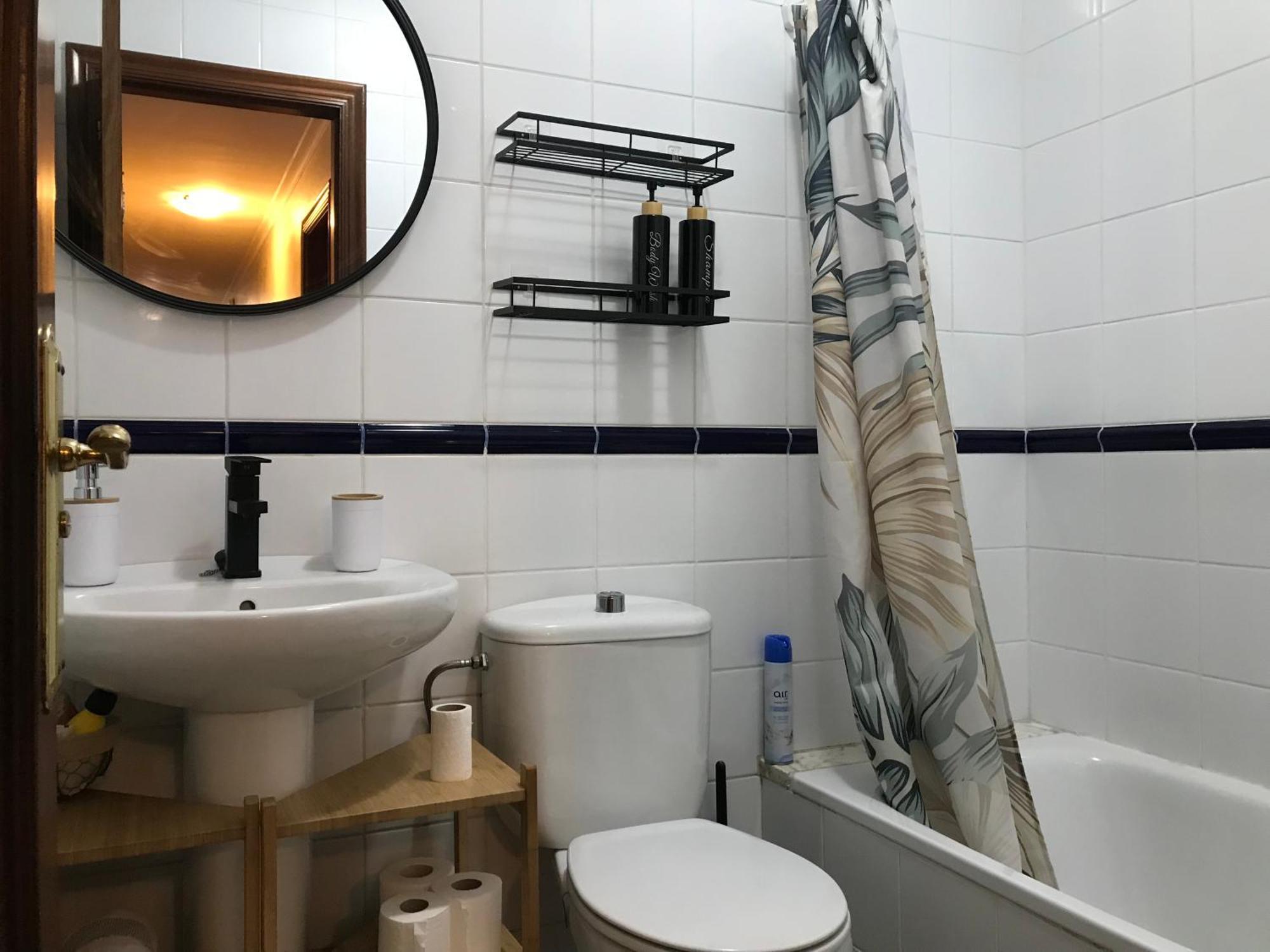 Apartamento Con Amplia Terraza Cerca Del Hospital Clinico ซานติอาโก เด กอมโปสเตลา ภายนอก รูปภาพ